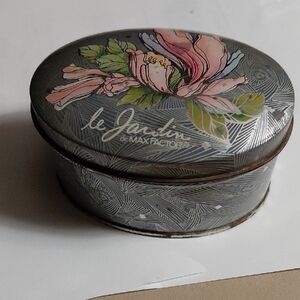 Le Jardin Decorative Floral Metal Candle Holder - Gray with Pink Flower